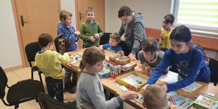 Chwałki: Chińczyk i warcaby zamiast komórek.