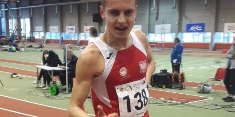 Tarnobrzeg: Michał szlifuje formę w Kenii