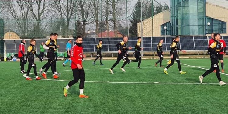 Tarnobrzeg: Testują młodych