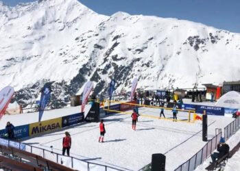 Tarnobrzeg, region: W siatkówkę na śniegu