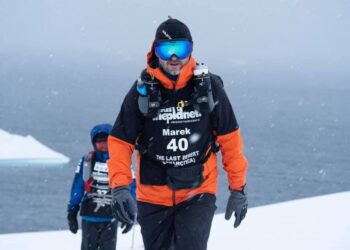 Region: Biegnie i zbiera pieniądze.