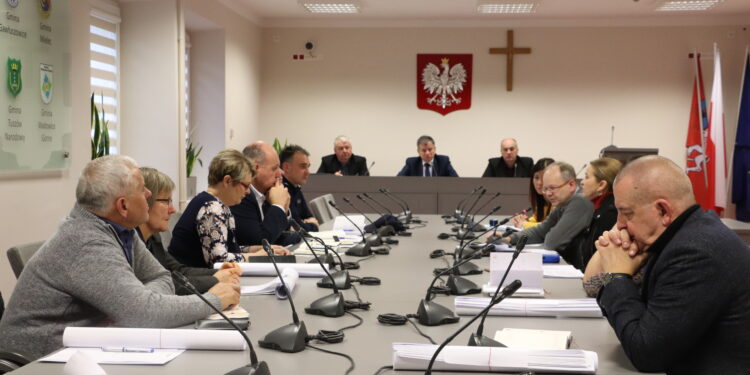 Mielec: Co zrobić z bezpańskimi czworonogami?