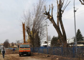 Kolbuszowa: Woda i ścieki w górę.