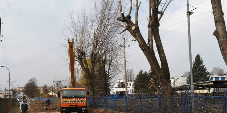 Kolbuszowa: Woda i ścieki w górę.