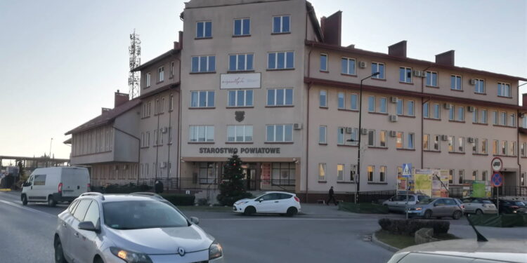 Kolbuszowa: Kolejki w wydziale komunikacji