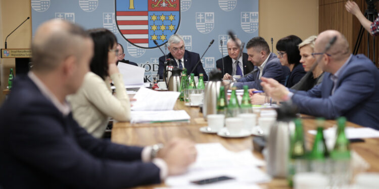 Region: Nowoczesne oświetlenie w kolejnych gminach