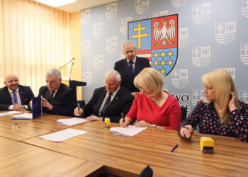 Region: Nowe świetlice w Zawichoście i Szczeglicach