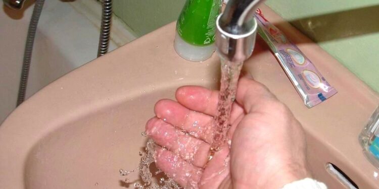 Kolbuszowa: Woda i ścieki w górę.