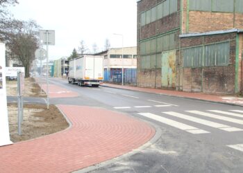 Stalowa Wola: Przebudowa drogi przez dawne tereny HSW podsumowana