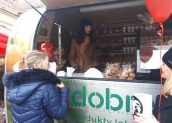 Mielec:  Modnie  z Pałacyku Oborskich