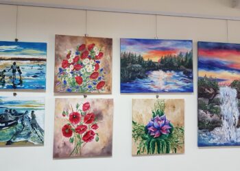 Tarnobrzeg. Dzieła nauczycieli na wystawie w bibliotece.