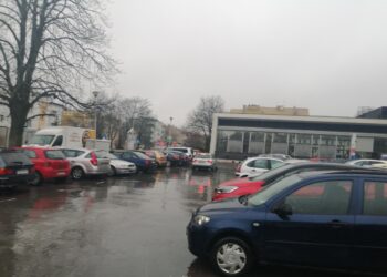 Sandomierz: Nowe zasady parkowania pod starostwem.