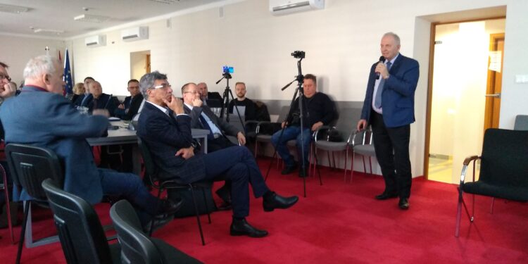 Mielec: Debatowano o szpitalu i jego problemie