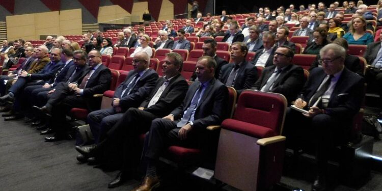 Dębica: Edukacja i praktyka