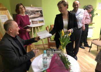 Klimontów: Promocja książki Andrzeja Boryckiego 'Trudne lata, piękne dni’.