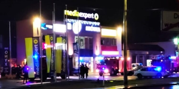 Kolbuszowa: Zadymienie w galerii