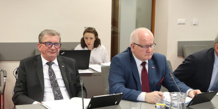 Mielec: Optymalizacja lekiem na brak środków.