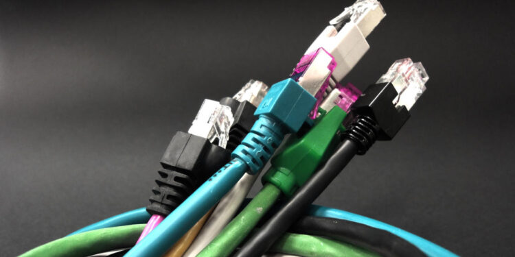 Cmolas: Budują światłowód