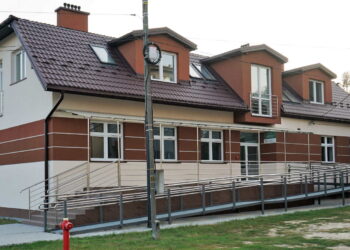 Cmolas: Nowy ośrodek świeci pustkami