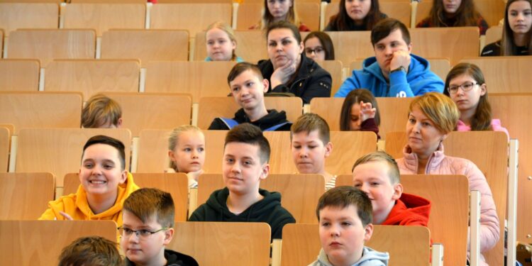 Stalowa Wola: Powiatowa Akademia Nauki zainaugurowała swoją działalność