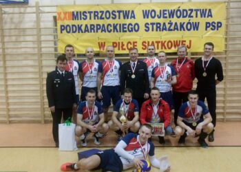 Stalowa Wola: Mistrzowski tytuł w siatkówce zdobyty przez stalowowolskich strażaków.
