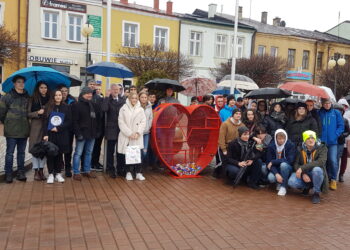 Tarnobrzeg. Serce „EKO” stanęło na Placu Bartosza Głowackiego.