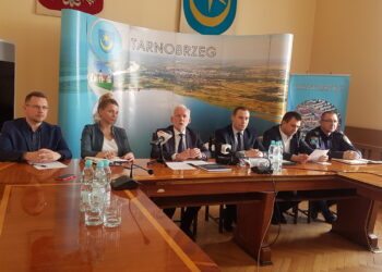 Tarnobrzeg. Szkoły, instytucje zamykane. Odwołane imprezy. Wsparcie dla seniorów.