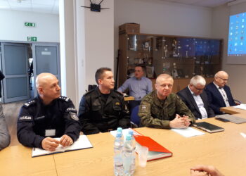 Sandomierz: Policja wspiera działania profilaktyczne służb epidemiologicznych.