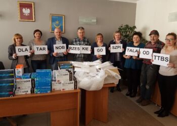 Tarnobrzeg. Rękawiczki i maseczki ochronne w darze dla szpitala.