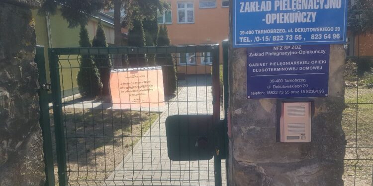 Tarnobrzeg. Brak bezpośredniego kontaktu  z rodzinami. Trudny czas dla podopiecznych ZPO i DPS.