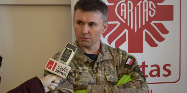 Sandomierz: Wsparcie i współpraca Caritas i terytorialsów ze 102 batalionu WOT.