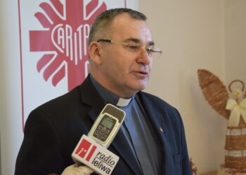 Sandomierz: Wsparcie i współpraca Caritas i terytorialsów ze 102 batalionu WOT.