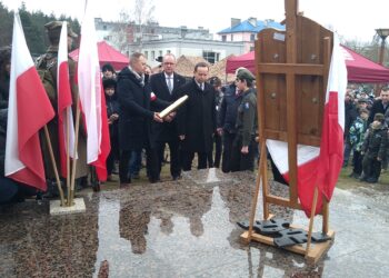 Mielec: Wmurowano kamień węgielny.