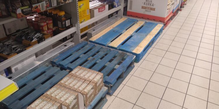 Mielec: Czekamy na towar.
