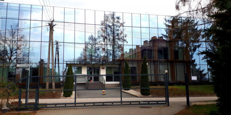 Świętokrzyskie: W Regionalnym Centrum Naukowo-Technologicznym w Podzamczu koło Kielc rozpoczęto badanie próbek pod kątem obecności koronawirusa.