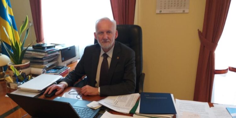 Tarnobrzeg. Prezydent apeluje do młodych, seniorów i prowadzących działalność.