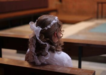 Sandomierz, Tarnobrzeg, Stalowa Wola: Przesunięcie terminów pierwszej Komunii Św. i sakramentu bierzmowania.