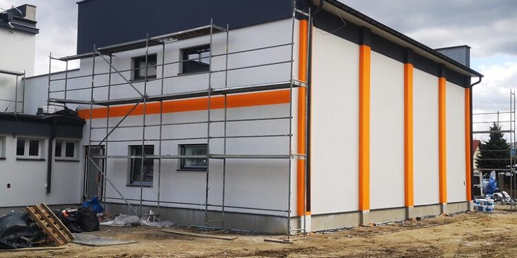 Baranów Sandomierski. Trwają pracy przy hali sportowej w Skopaniu