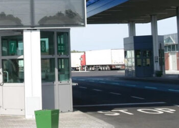 Podkarpacie: Kolejki obywateli ukraińskich na granicy w Korczowej.