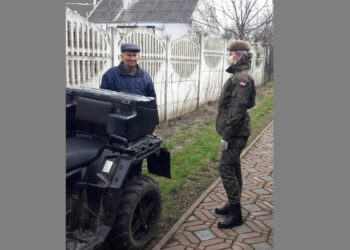 Sandomierz: Kombatanci dziękują sandomierskim terytorialsom za pomoc w czasie epidemii.