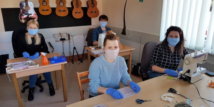 Majdan Królewski: Szyją maseczki dla szpitali