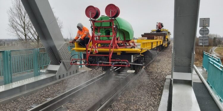 Mielec: Tworzenie bariery zapachowej.