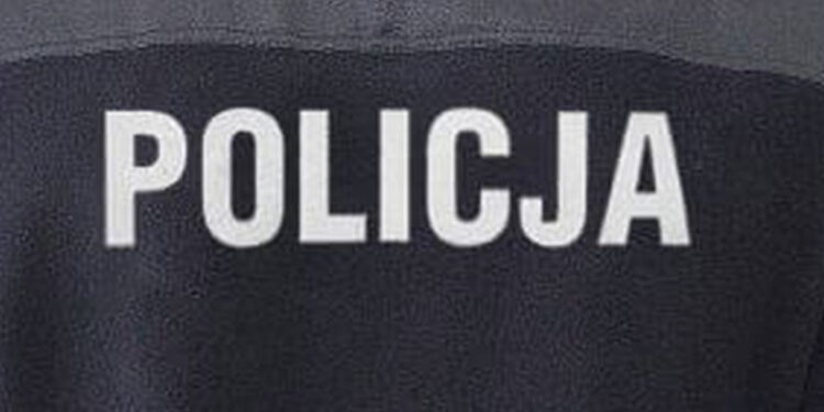 Stalowa Wola: Policjanci patrolują miejsca ewentualnego gromadzenia się młodzieży.