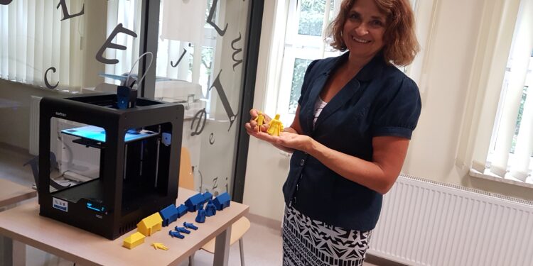 Rozmowa z Anną Żarów, prezesem Stowarzyszenia Kulturalno-Oświatowego LIBRI w Tarnobrzegu i dyrektorem Biblioteki Pedagogicznej w Tarnobrzegu.