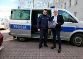 Tarnobrzeg. Ochronne przyłbice od miasta dla pracowników sklepów.