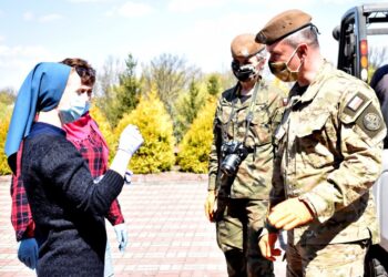 Kurozwęki: Sandomierscy terytorialsi wsparli DPS w Kurozwękach.