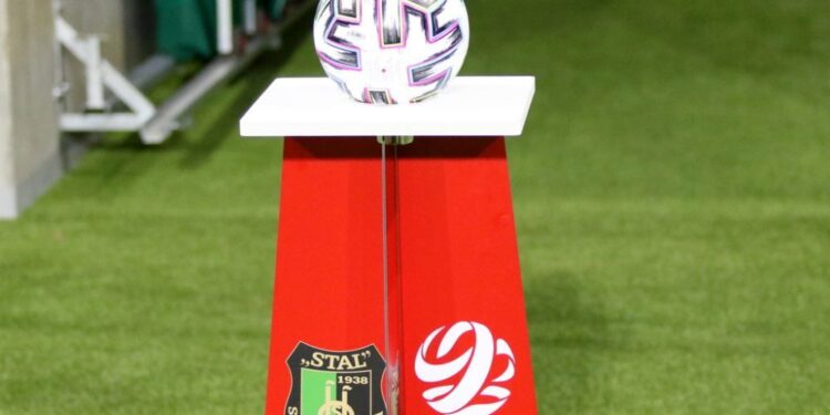 Stalowa Wola: Drugoligowe zamieszanie.