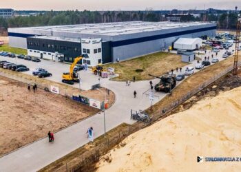 Stalowa Wola: W hali ARP powstanie fabryka szycia maseczek ochronnych.