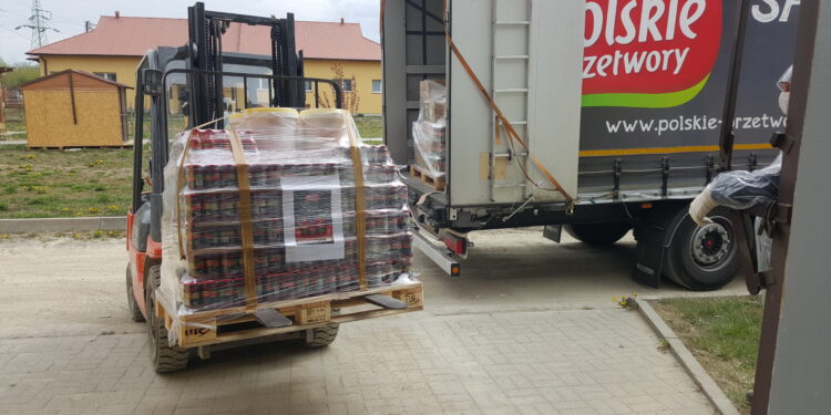 Sandomierz, Rudnik nad Sanem: Krajowa Spółka Cukrowa wspiera bezdomnych.