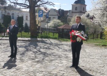 Sandomierz: Władze miasta i powiatu upamiętniły 10. rocznicę katastrofy pod Smoleńskiem.